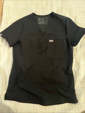 FIGS Catarina Scrub Top